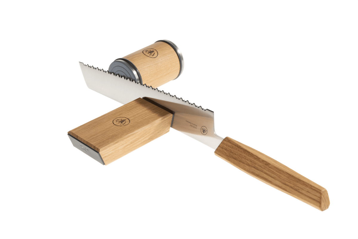 HORL Brotmesser Eiche zusammen mit einem HORL Rollschleifer aus Eiche.