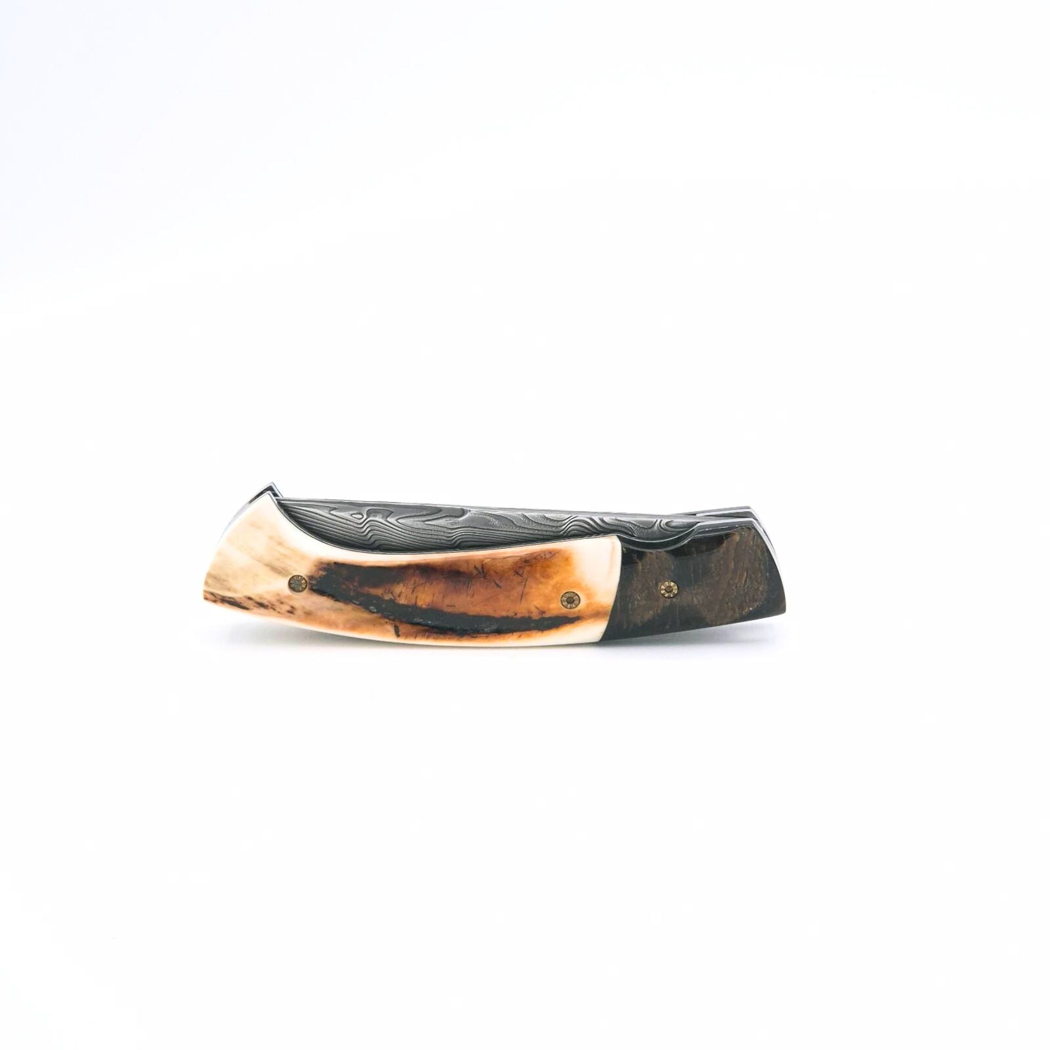 Atelier 1515 - Manu Laplace, "1515", Französisches Damast Taschenmesser, Warzenschweinzahn, Hornkruste