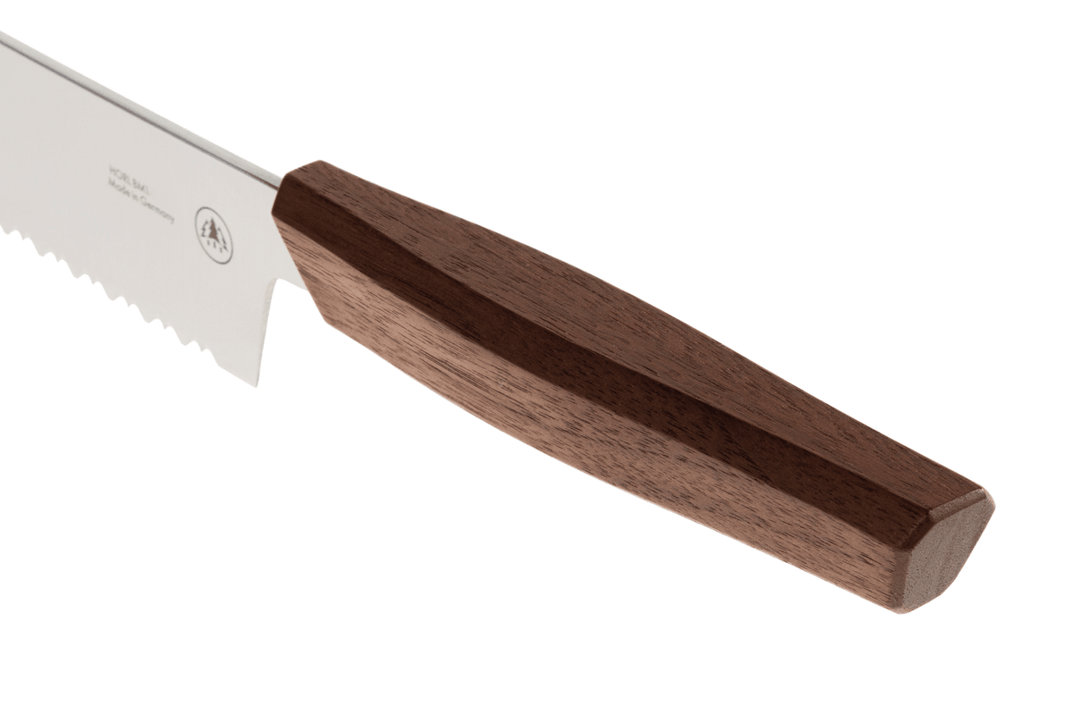 HORL Brotmesser Nussbaum, Detail des Griffs aus massivem Nussbaumholz.