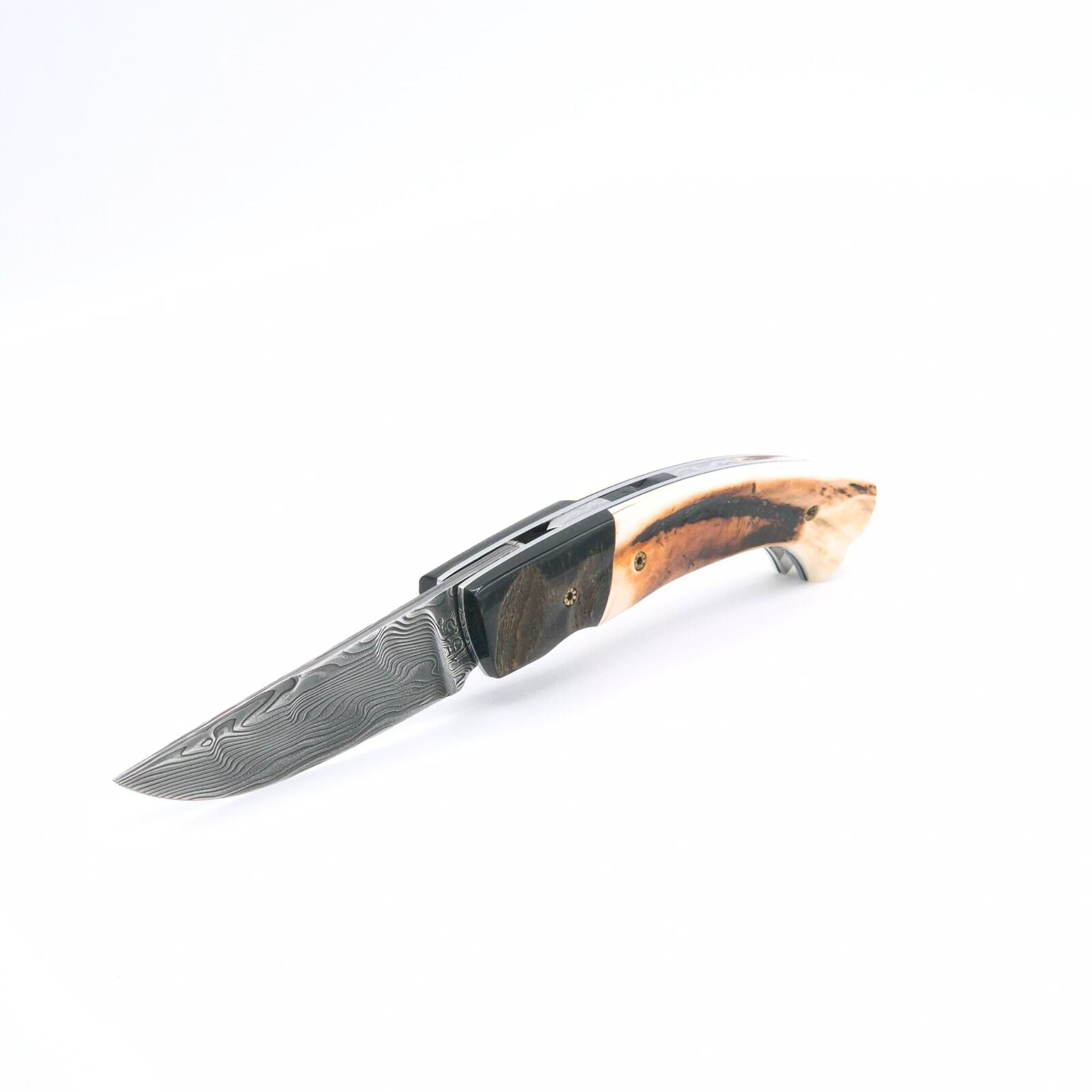 Atelier 1515 - Manu Laplace, "1515", Französisches Damast Taschenmesser, Warzenschweinzahn, Hornkruste