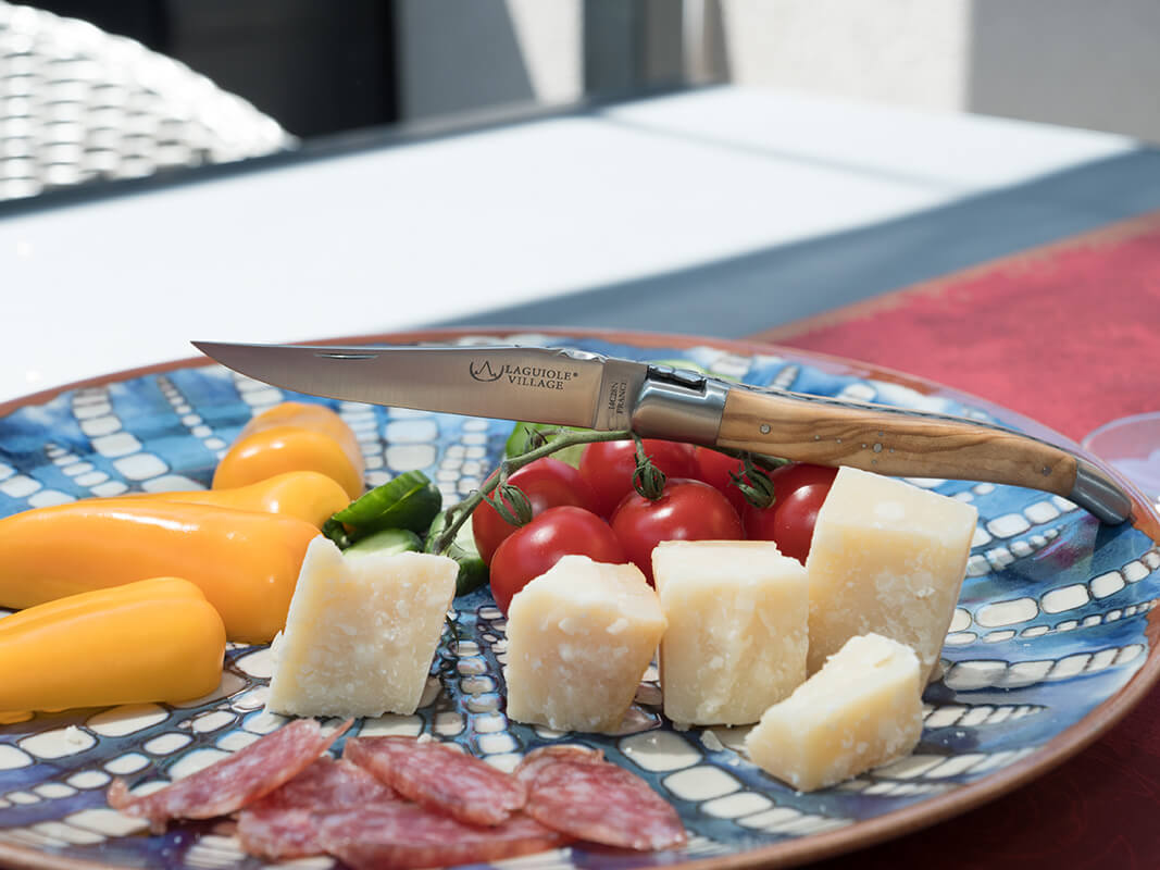 Laguiole Village Taschenmesser Olivenholz matt, 12 cm