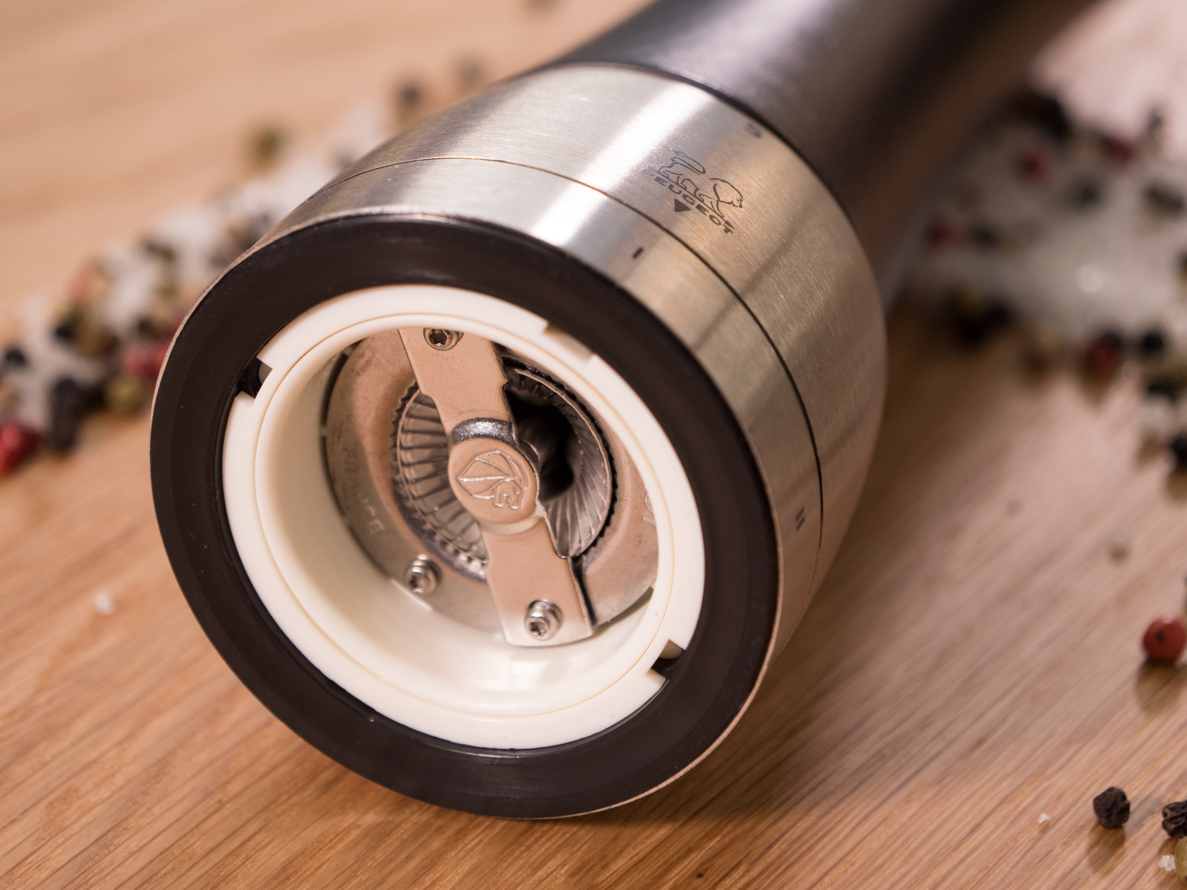 Peugeot Pfeffermühle Madras 21 cm Schokolade