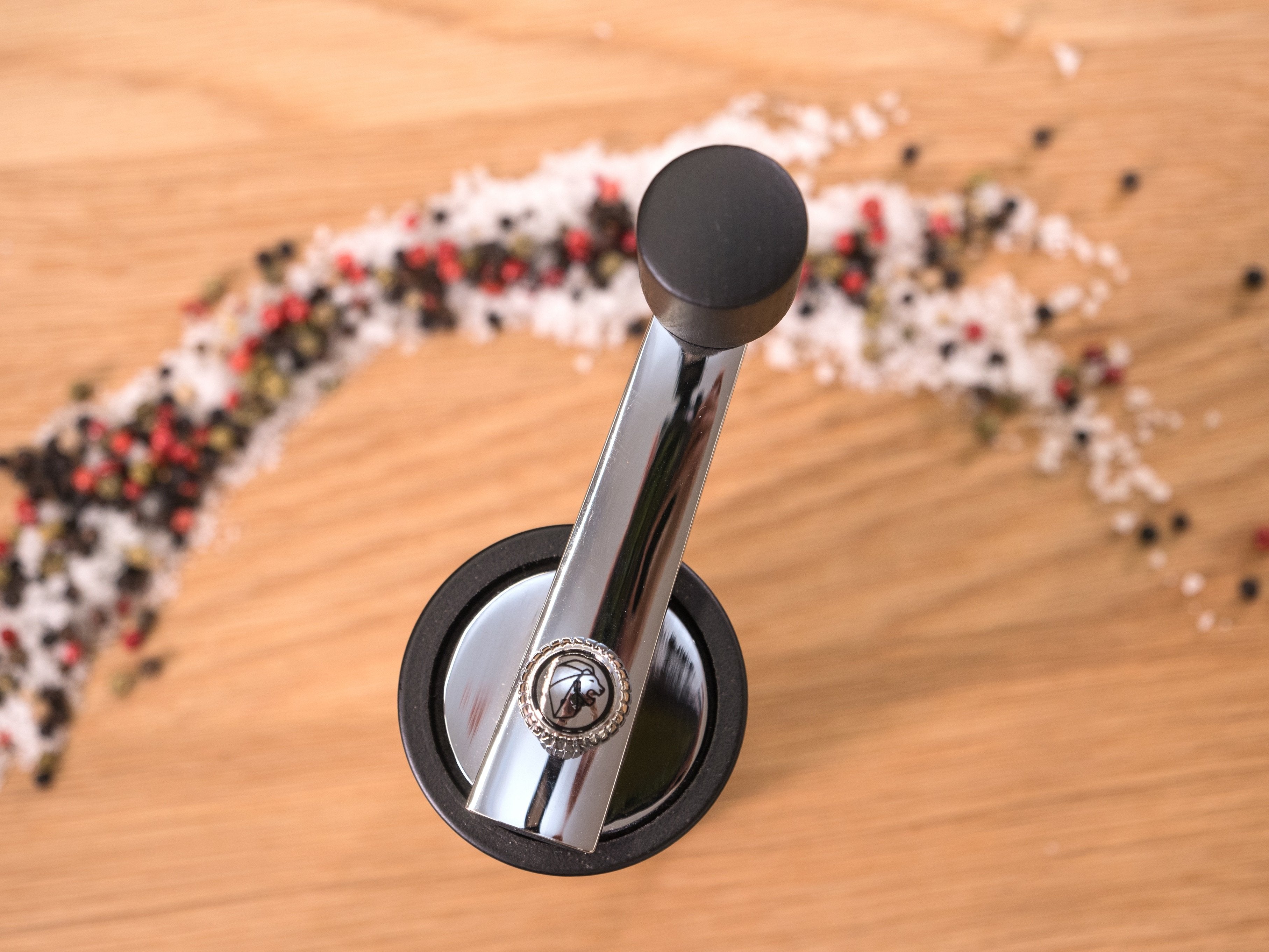 Peugeot Kurbelpfeffermühle Isen 18 cm mattschwarz